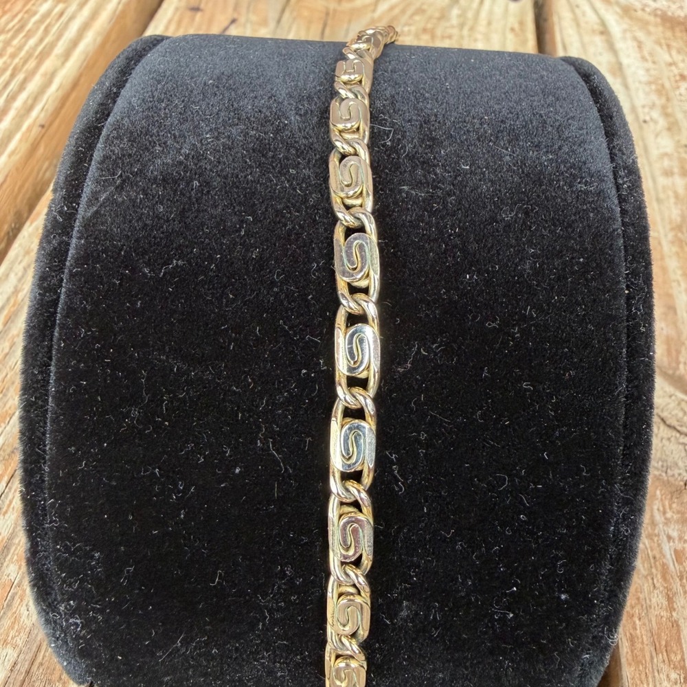 S Link Chain Bracelet Unisex 7.5 Inch Gold Tone Polished Interlocking Link - Picture 4 of 5